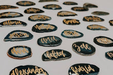 Load image into Gallery viewer, Agate Slice Personalized Place Card
